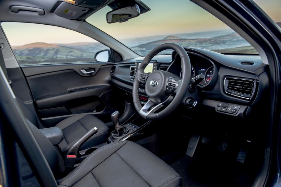 Интерьер Kia Rio 5-Door 2017 года  (UK) (фото 54 из 145)